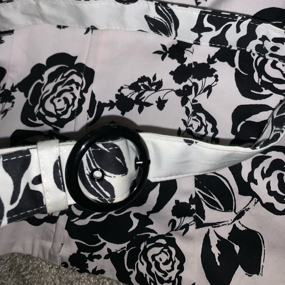 White House Black Market Floral Top w Belt size 4 - Picture 12 of 13